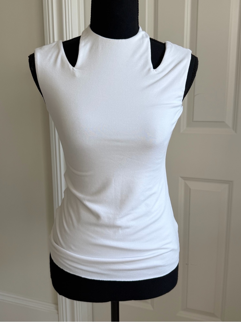 NWT Bailey/44 Triathlon Sleeveless Cutout Top, White, Small